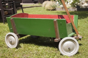 Hand-Bollerwagen aus Vollholz