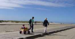 Bollerwagen an der Nordsee wegen geringem Gewicht